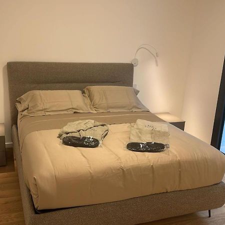 Number House - Number 20 Apartment Милано Екстериор снимка
