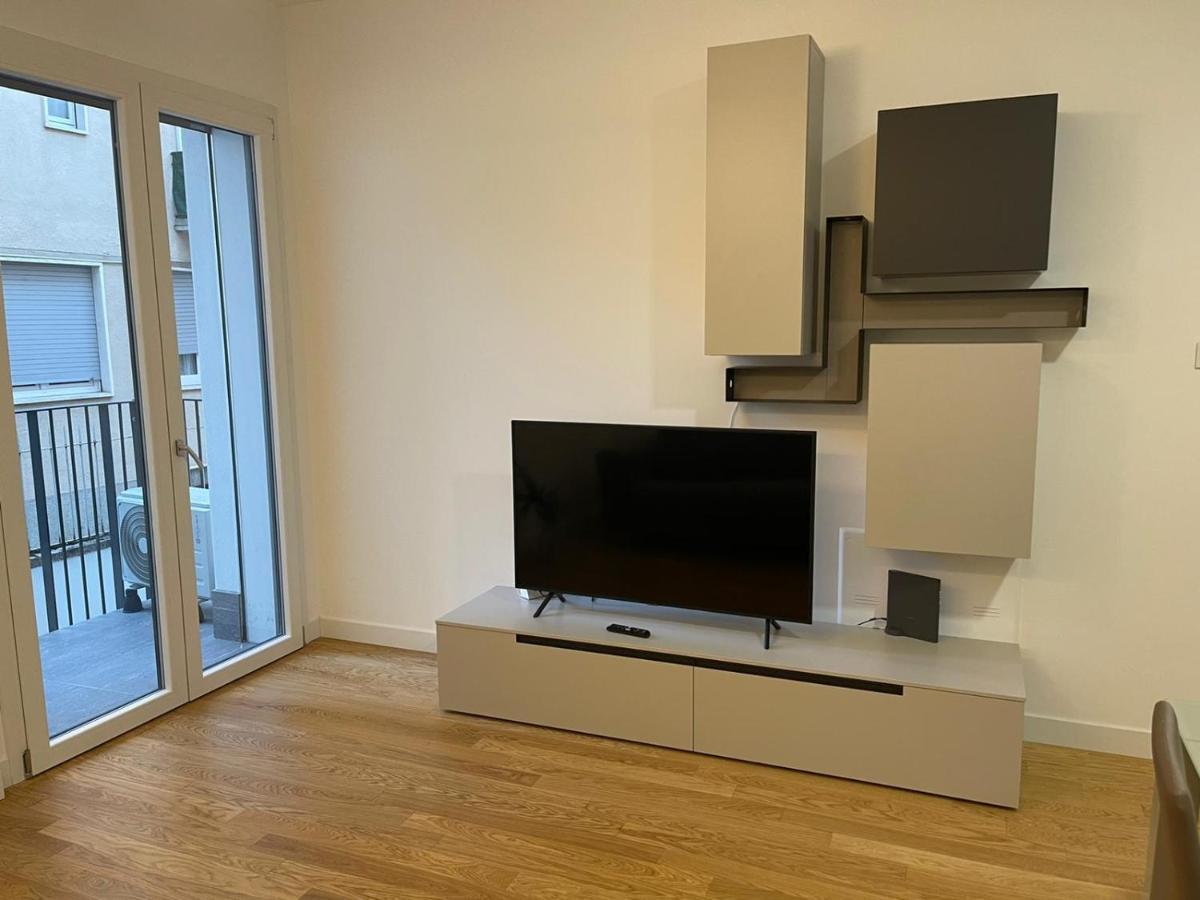 Number House - Number 20 Apartment Милано Екстериор снимка