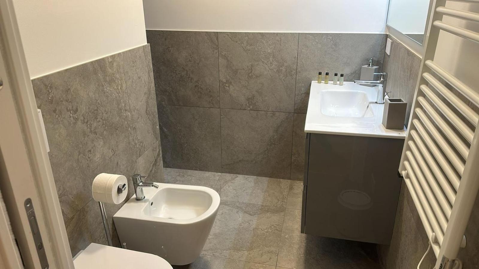 Number House - Number 20 Apartment Милано Екстериор снимка
