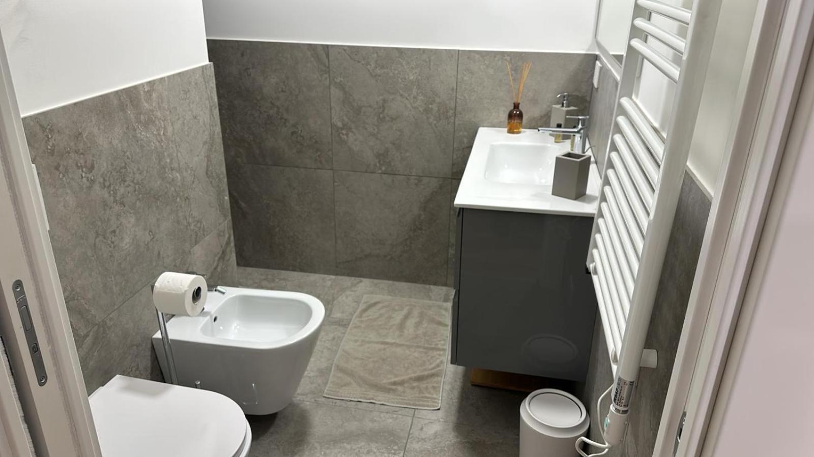 Number House - Number 20 Apartment Милано Екстериор снимка